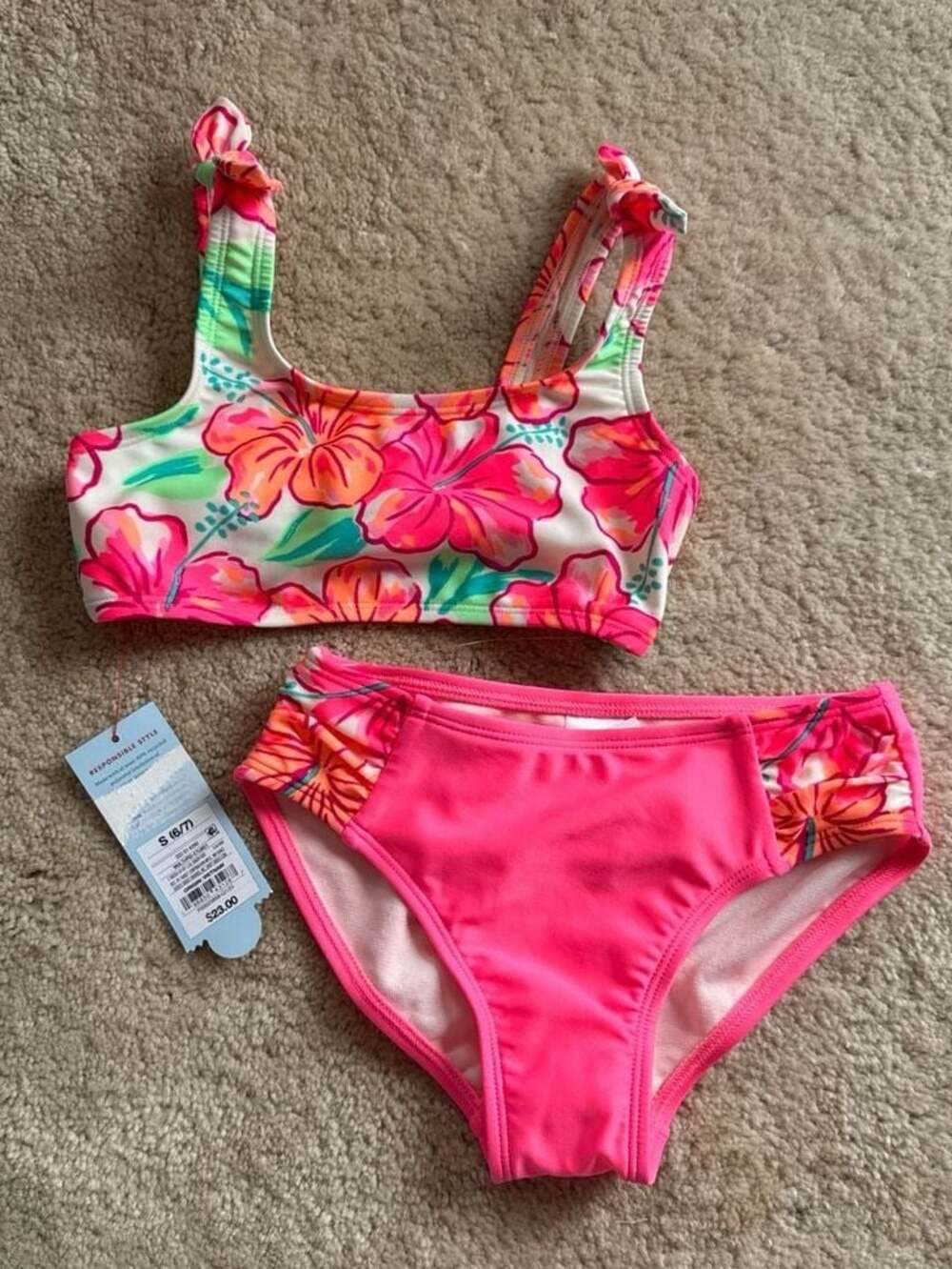Cat & Jack Girls' Hibiscus Floral 2pc Bikini Set - Size S (6/7)
Sw1